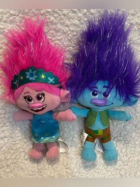2 Dreamworks Poppy and Branch 10” 2020 World Tour Plush Dolls.